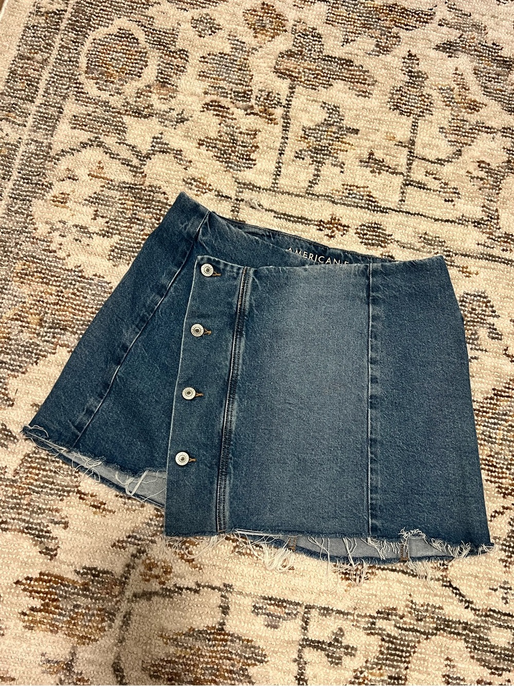 American Eagle Low Rise A-Line Denim Mini Skirt Raw Hem Size 2 Y2K